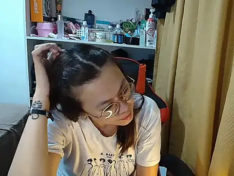 Snapshot of crizzybel chatting on 01-15-26, 01:48 crizzybel online show from 01-15-26, 01:48