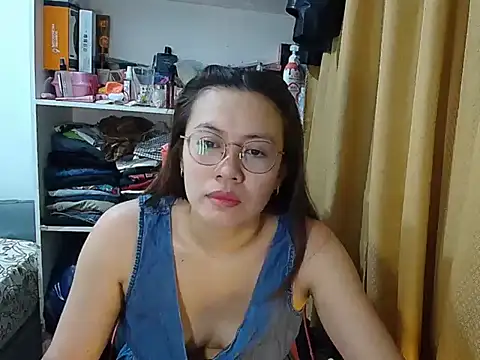 Snapshot of crizzybel chatting on 01-19-26, 05:00 crizzybel online show from 01-19-26, 05:00