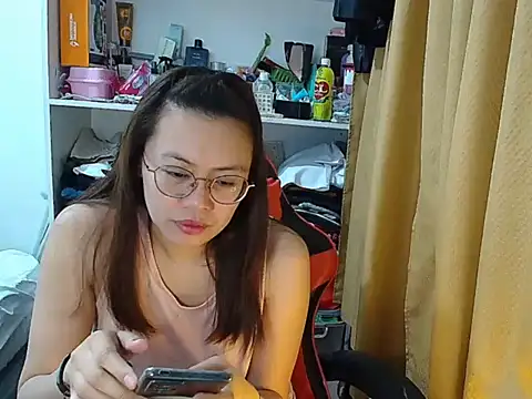 Snapshot of crizzybel chatting on 02-02-26, 03:44 crizzybel online show from 02-02-26, 03:44