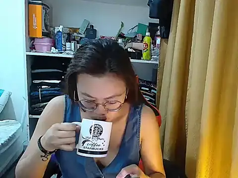 Snapshot of crizzybel chatting on 02-06-26, 07:06 crizzybel online show from 02-06-26, 07:06