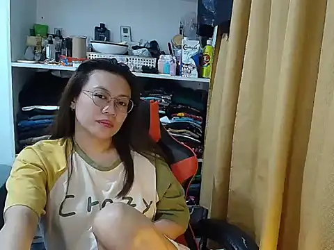 Snapshot of crizzybel chatting on 02-15-26, 07:51 crizzybel online show from 02-15-26, 07:51