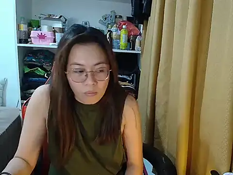 Snapshot of crizzybel chatting on 03-23-26, 03:27 crizzybel online show from 03-23-26, 03:27