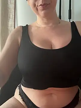 Snapshot of dollssfr chatting on 04-07-26, 05:57 dollssfr online show from 04-07-26, 05:57