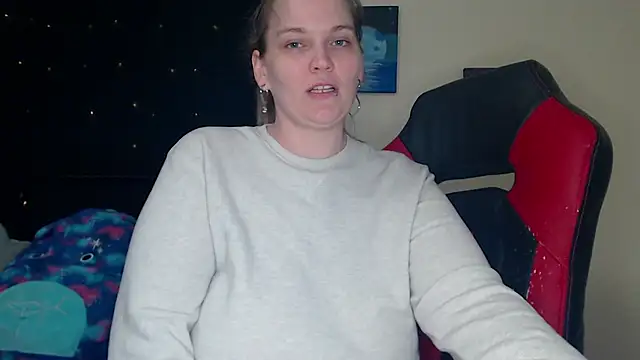 Snapshot of ToxicLilly chatting on 12-06-24, 12:05 ToxicLilly online show from 12-06-24, 12:05
