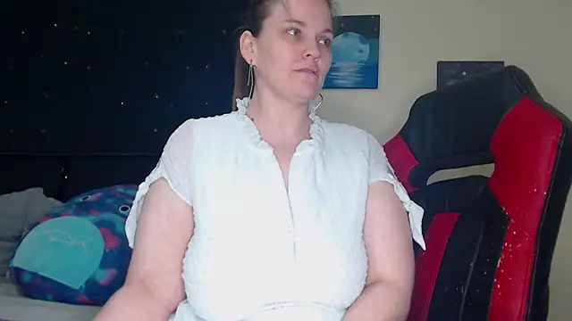 Snapshot of ToxicLilly chatting on 12-31-24, 11:53 ToxicLilly online show from 12-31-24, 11:53