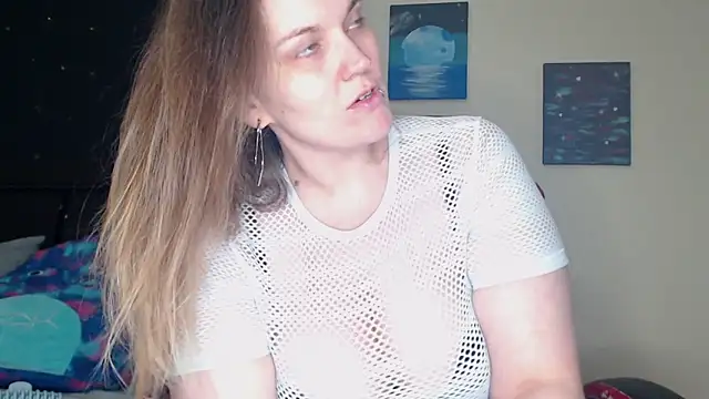Snapshot of ToxicLilly chatting on 01-09-25, 06:38 ToxicLilly online show from 01-09-25, 06:38