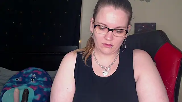 Snapshot of ToxicLilly chatting on 03-18-25, 08:25 ToxicLilly online show from 03-18-25, 08:25