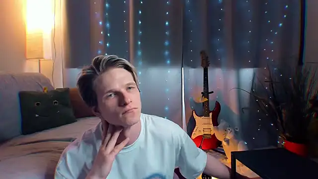 Breston Sweet online show from 04-18-26, 08:07