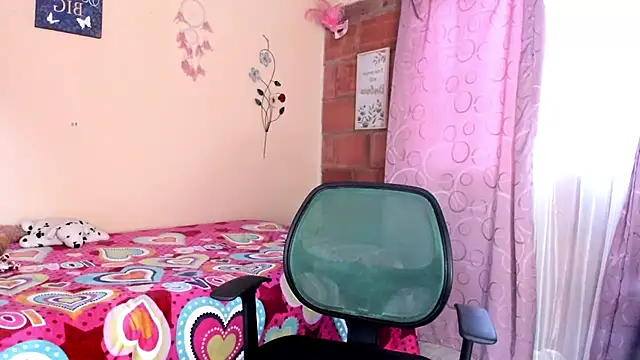 Snapshot of zafiro_sex_ chatting on 01-09-25, 11:02 zafiro sex  online show from 01-09-25, 11:02