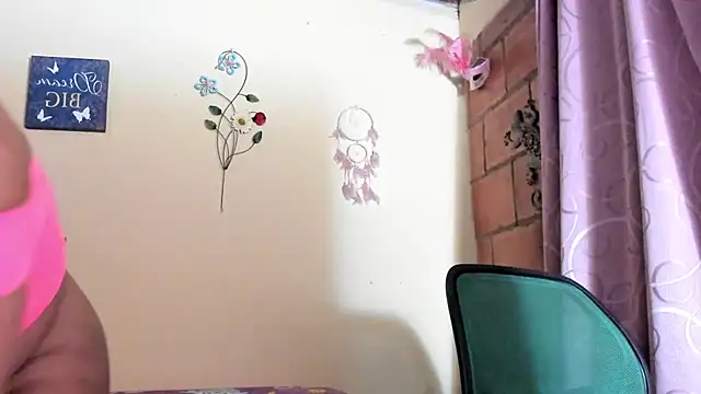 Snapshot of zafiro_sex_ chatting on 03-11-25, 01:26 zafiro sex  online show from 03-11-25, 01:26