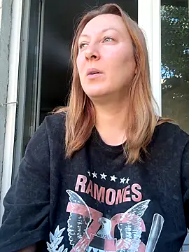 Mira Xo  online show from 09-23-25, 06:16