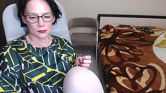 Snapshot of BelovedLady chatting on 03-07-25, 02:56 BelovedLady online show from 03-07-25, 02:56