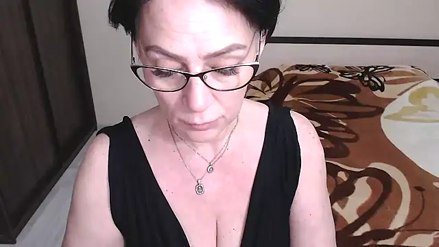 Snapshot of BelovedLady chatting on 03-15-25, 12:15 BelovedLady online show from 03-15-25, 12:15