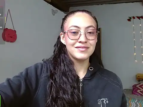 Snapshot of Olivia_Bright chatting on 02-20-26, 02:17 Olivia Bright online show from 02-20-26, 02:17