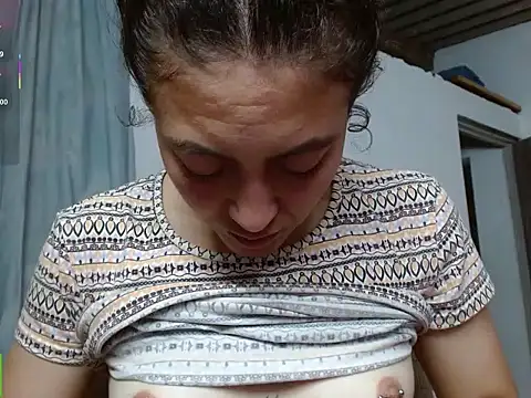 Snapshot of Olivia_Bright chatting on 03-09-26, 11:09 Olivia Bright online show from 03-09-26, 11:09