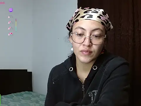 Snapshot of Olivia_Bright chatting on 05-18-26, 01:13 Olivia Bright online show from 05-18-26, 01:13