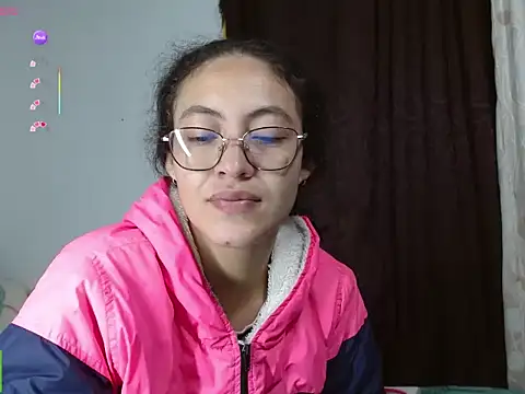 Snapshot of Olivia_Bright chatting on 06-11-26, 02:53 Olivia Bright online show from 06-11-26, 02:53