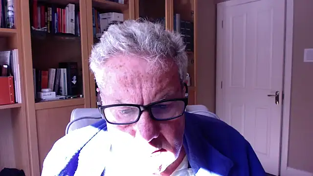 Snapshot of Oldpistolpete chatting on 05-13-26, 04:37 Oldpistolpete online show from 05-13-26, 04:37