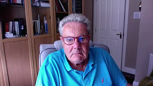 Snapshot of Oldpistolpete chatting on 07-02-26, 01:17 Oldpistolpete online show from 07-02-26, 01:17