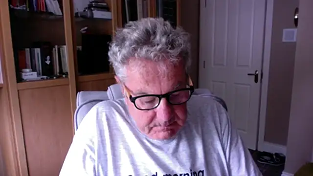 Snapshot of Oldpistolpete chatting on 07-21-26, 09:00 Oldpistolpete online show from 07-21-26, 09:00