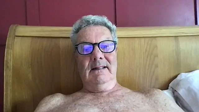 Snapshot of Oldpistolpete chatting on 07-22-26, 09:01 Oldpistolpete online show from 07-22-26, 09:01