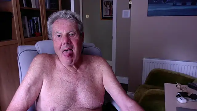 Snapshot of Oldpistolpete chatting on 07-28-26, 02:13 Oldpistolpete online show from 07-28-26, 02:13