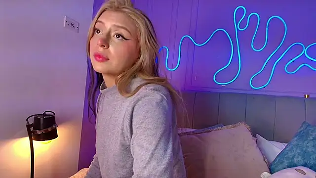 Sofly s online show from 03-28-26, 11:43