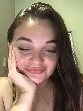 Snapshot of Emmacut chatting on 03-16-25, 12:01 Emmacut online show from 03-16-25, 12:01