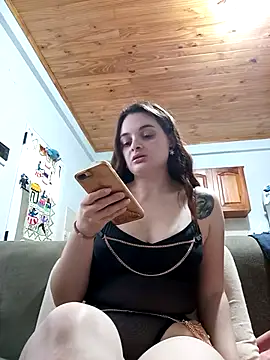 Snapshot of Emmacut chatting on 10-09-25, 01:09 Emmacut online show from 10-09-25, 01:09