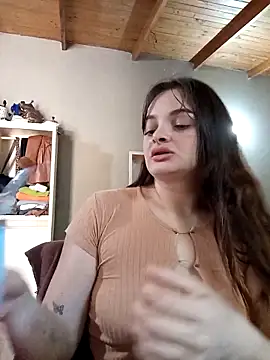 Snapshot of Emmacut chatting on 11-19-25, 01:22 Emmacut online show from 11-19-25, 01:22