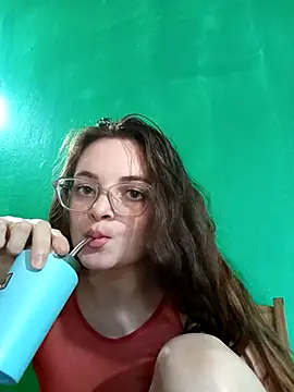 Snapshot of Emmacut chatting on 11-25-25, 09:04 Emmacut online show from 11-25-25, 09:04