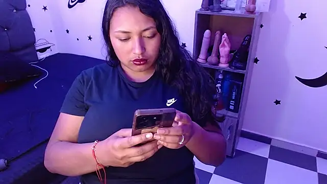 Snapshot of tatiana_wd chatting on 03-16-25, 01:38 tatiana wd online show from 03-16-25, 01:38