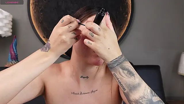 miss sharlotte18 online show from 04-18-26, 08:20