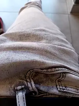 Snapshot of chef-dudi012 chatting on 10-10-25, 10:14 chef-dudi012 online show from 10-10-25, 10:14