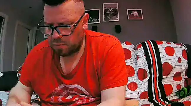 Snapshot of txan9876 chatting on 02-03-25, 01:52 txan9876 online show from 02-03-25, 01:52