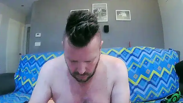 Snapshot of txan9876 chatting on 09-14-25, 02:05 txan9876 online show from 09-14-25, 02:05