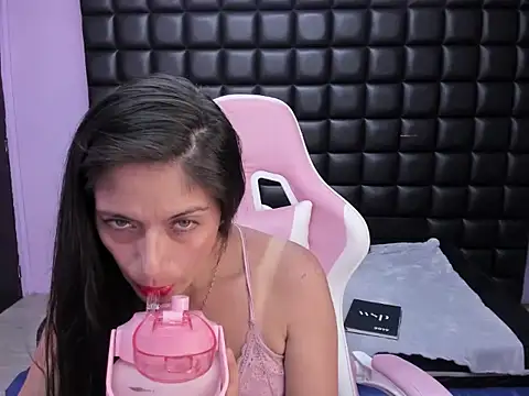 AnnyMilet  online show from 11-07-25, 11:05