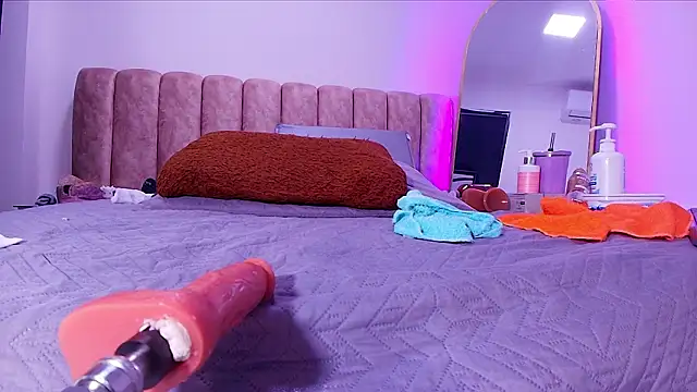  linda milk  online show from 03-18-26, 05:10