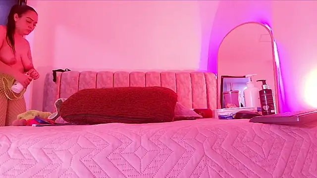  linda milk  online show from 04-18-26, 03:10