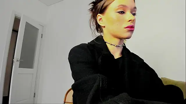 Kossie  online show from 10-19-25, 06:19