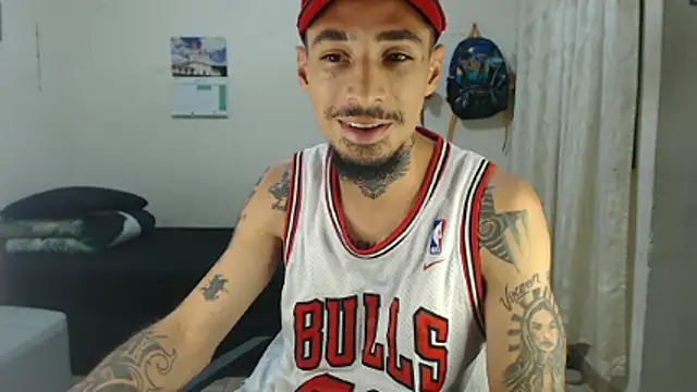 emiliano hottt online show from 04-23-26, 01:29