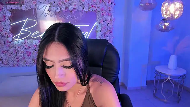 Snapshot of JadeEvansX chatting on 12-24-24, 04:51 JadeEvansX online show from 12-24-24, 04:51