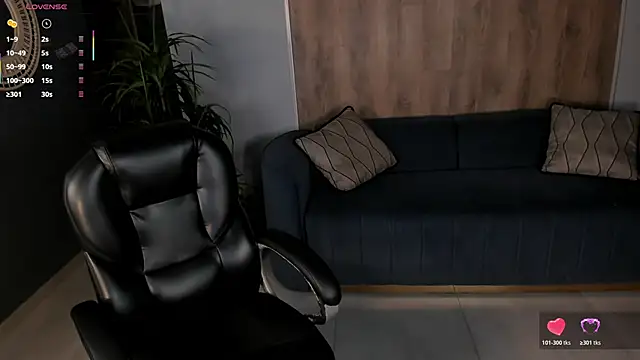 Snapshot of MaryLewis_ chatting on 01-06-26, 12:20 MaryLewis online show from 01-06-26, 12:20