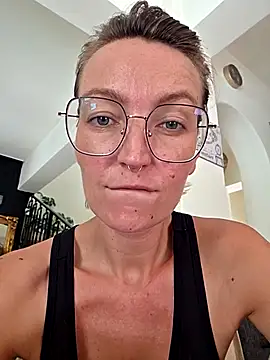 MissMialicious online show from 07-18-26, 09:02