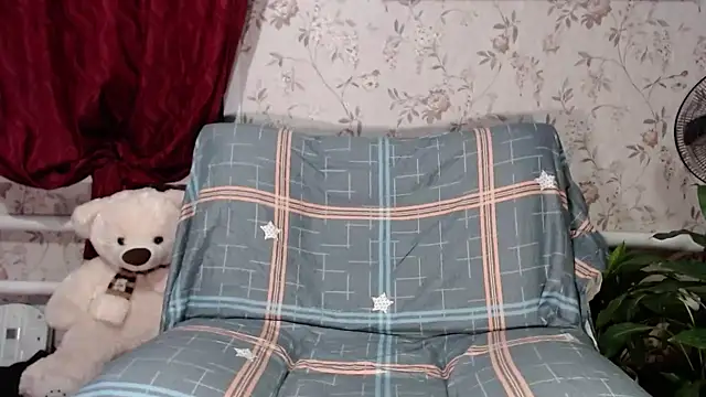 Snapshot of EmilyDoth chatting on 12-01-24, 06:19 EmilyDoth online show from 12-01-24, 06:19