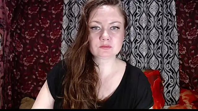 Snapshot of EmilyDoth chatting on 02-13-25, 05:44 EmilyDoth online show from 02-13-25, 05:44