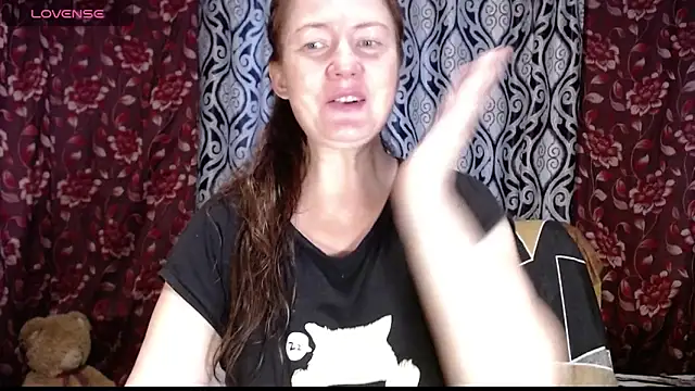 Snapshot of EmilyDoth chatting on 09-13-25, 05:07 EmilyDoth online show from 09-13-25, 05:07