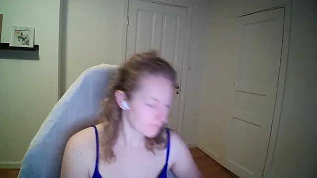 Girlnina-1995 online show from 12-03-25, 10:35