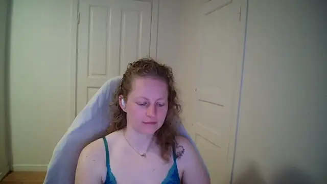 Girlnina-1995 online show from 04-22-26, 06:38