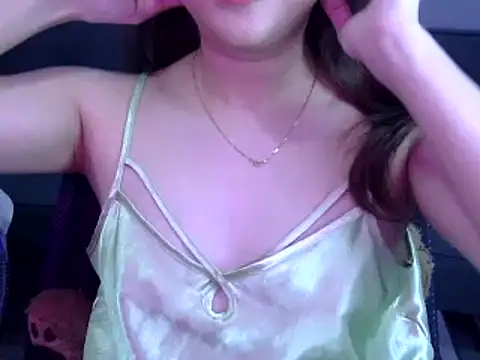 Bee 2k online show from 04-23-26, 04:24